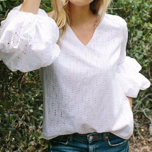 Noble 31 White Eyelet Bishop Sleeve V-Neck
Blouse Top Size S